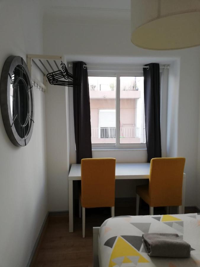 Bed&Shower Moscavide -Self Check-In Екстер'єр фото