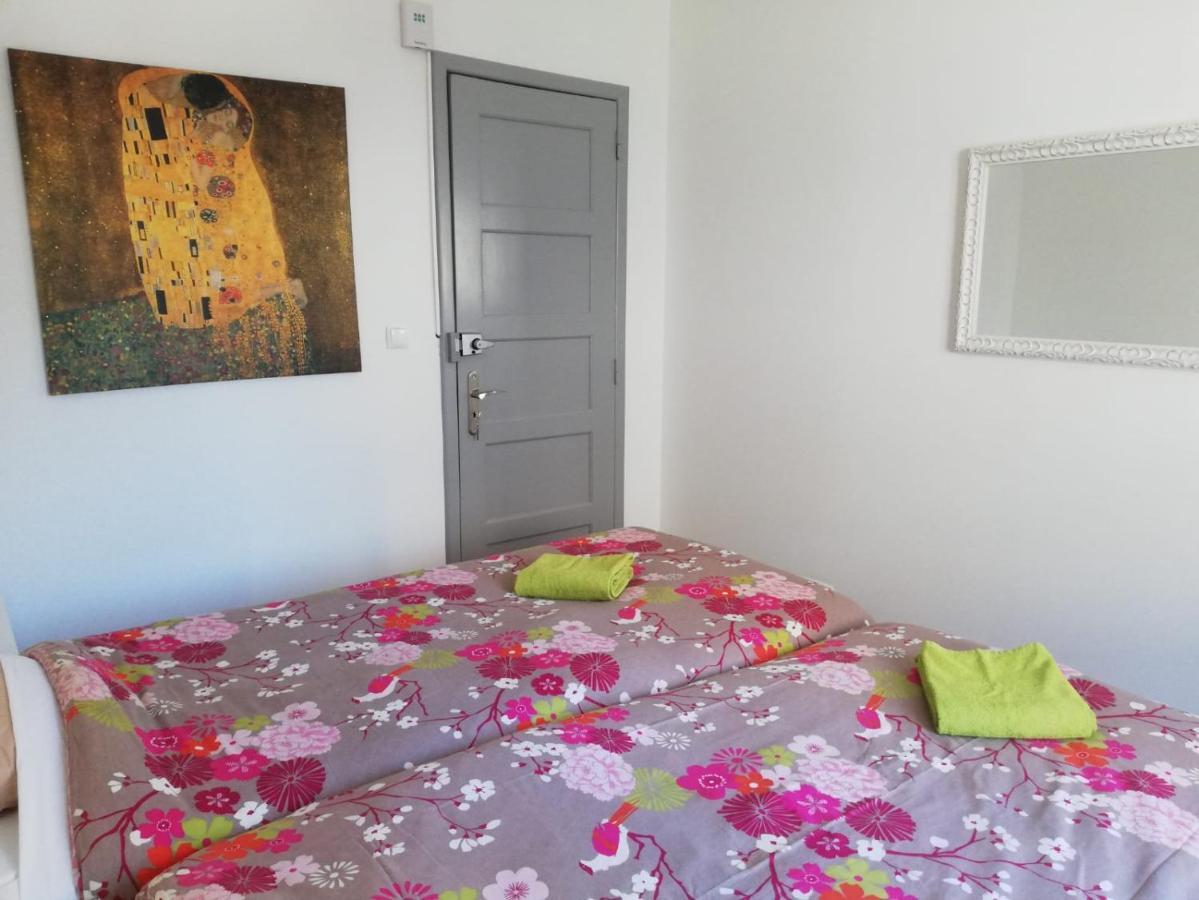 Bed&Shower Moscavide -Self Check-In Екстер'єр фото