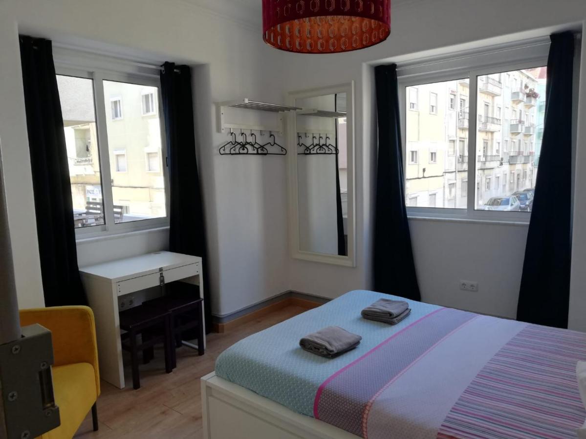 Bed&Shower Moscavide -Self Check-In Екстер'єр фото