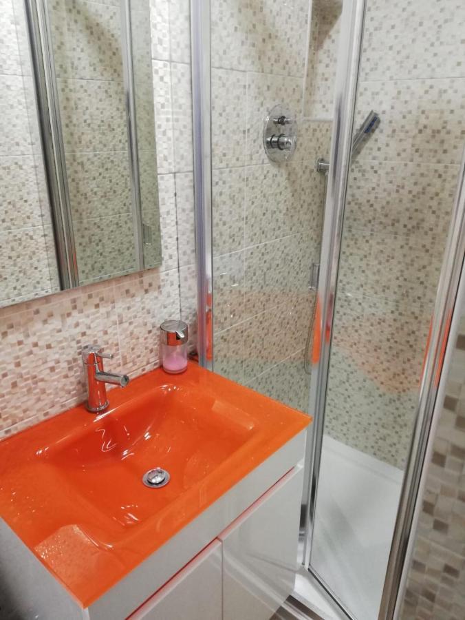 Bed&Shower Moscavide -Self Check-In Екстер'єр фото